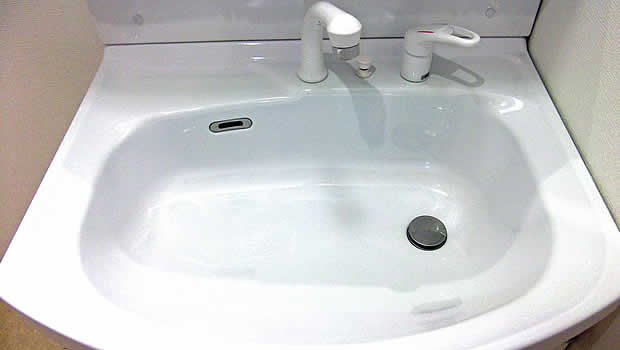 山梨片付け110番の洗面台のお掃除サービス